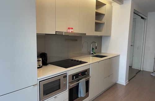 Downtown Toronto Apartment | 1 + 1 Bedroom Apartment In Entertainment District Downtown Toronto
