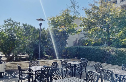 Etobicoke Apartment | 1 BDRM w pool. Perfect location. Free parking