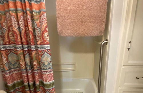 Detroit Lakes Condo | 1 bed/1 bath condo long term stays welcome! Lake Front close to Detroit Mountain