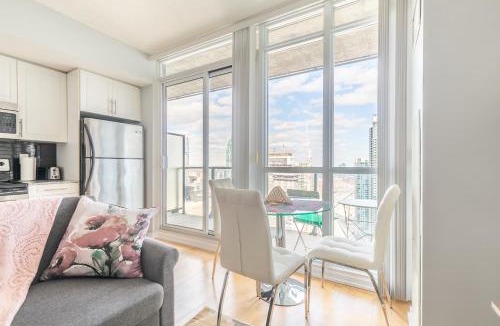 Downtown Toronto Apartment | 1 Bedroom Condo Bremner Blvd Downtown Toronto
