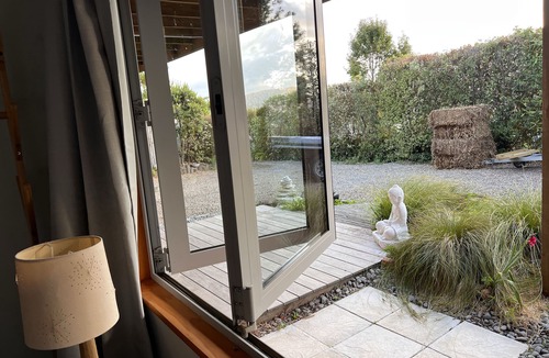 Diamond Harbour Apartment | 1 Bedroom Peaceful Space used for Wellness Retreats