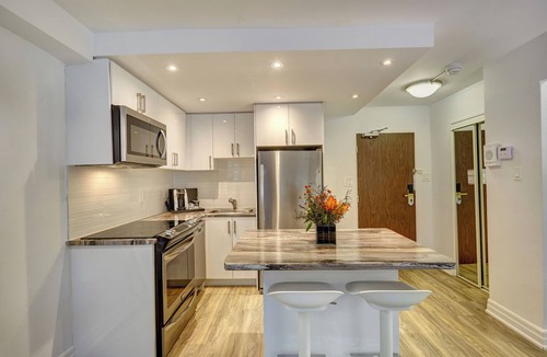 Church and Wellesley Apartment | 1 bedroom Suite in Downtown Toronto
