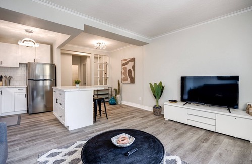 Mimico Apartment | 1 BRDM Apartment, Steps to Lake Waterfront
