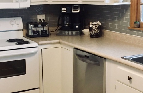 Rochester House | 1 mi. from Mayo Clinic; Cozy, Clean