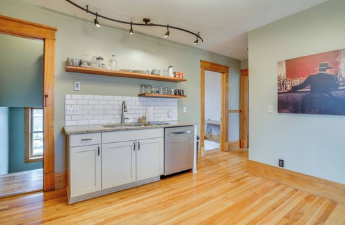 North End Apartment | 1 Mi to Como Park: WFH-Friendly Saint Paul Duplex!