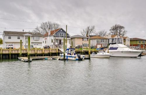 Island Park House | 1 Mi to Long Beach! Relaxing Canal-Front Getaway