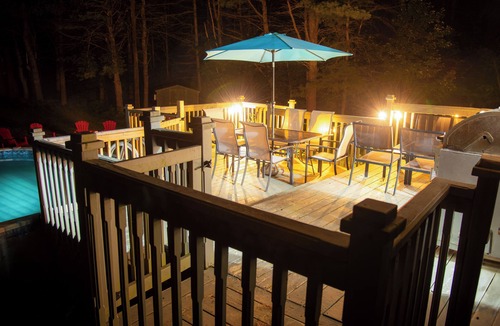 Hastings Highlands House | 1 minute to trails for ATVs and Snowmobiles, Cozy 3 bedroom bungalow on 1.2 acre