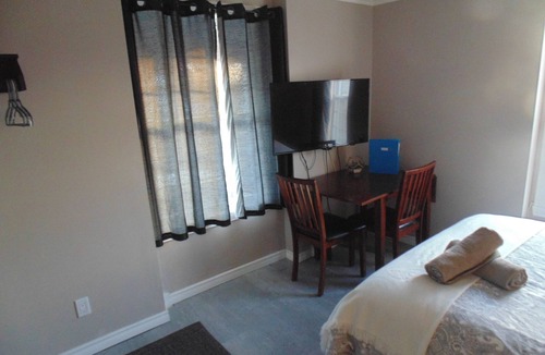 Plantagenet Apartment | #1 Studio apartment with WiFi, AC in lovely Lefaivre, Ontario