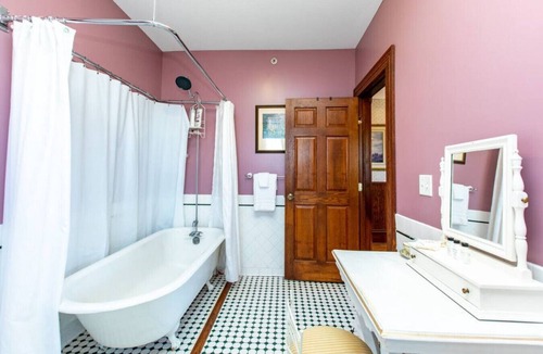 Rush City Hotel | #10 GH · #10 Grant House- Russell H Grant's Suite