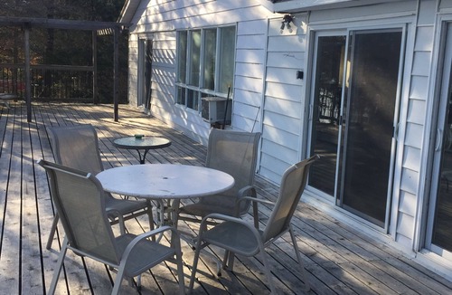 Carden Cottage | 100 ft lakefront cottage