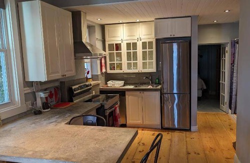 Port Colborne Apartment | 111 m² Apartment ∙ 3 bedrooms ∙ 7 guests