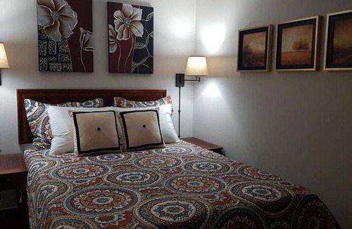Sarnia House | 111 m² House ∙ 3 bedrooms ∙ 8 guests
