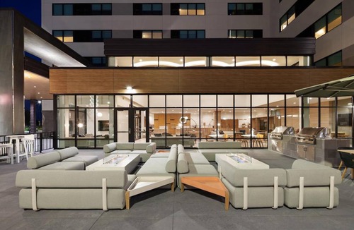 South Loop Hotel | 130 m² Hotel ∙ 127 guests