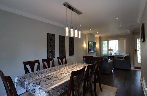 Mississauga House | 130 m² House ∙ 3 bedrooms ∙ 6 guests
