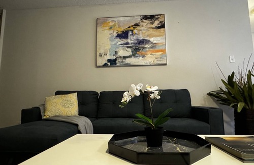Mount Pleasant Condo | 1400sq ft Luxury Condo, minutes to Airport & Casino w/Parking & Pool