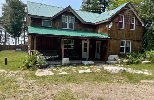 Manitoulin District House | 149 m² House ∙ 4 bedrooms ∙ 10 guests
