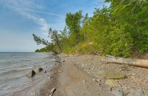 Palmers Apartment | 15 Mi to Duluth Lake Superior Beachfront Home!