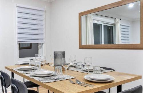 Peterborough Apartment | 150 m² Apartment ∙ 2 bedrooms ∙ 6 guests