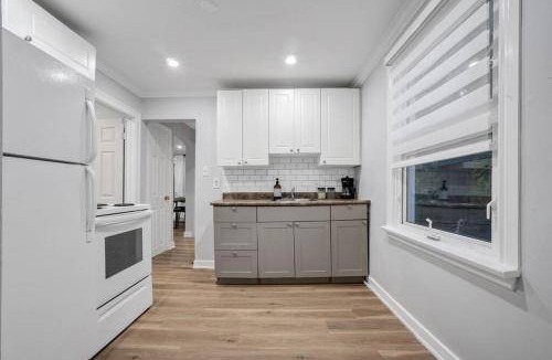 Peterborough Apartment | 150 m² Apartment ∙ 2 bedrooms ∙ 6 guests