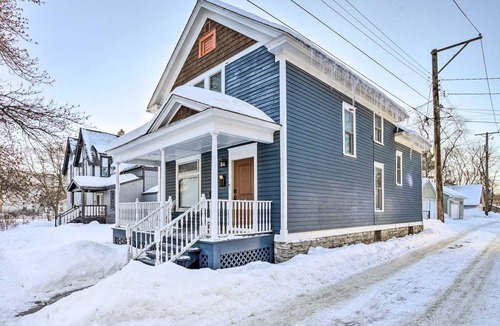 Summit - University House | 169 m² House ∙ 3 bedrooms ∙ 6 guests