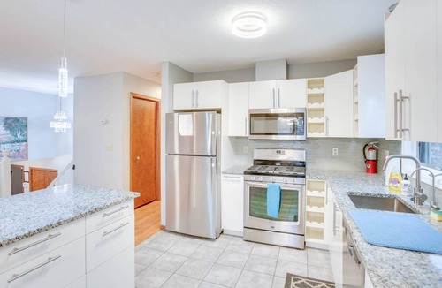 Northeast Minneapolis House | 185 m² House ∙ 4 bedrooms ∙ 8 guests