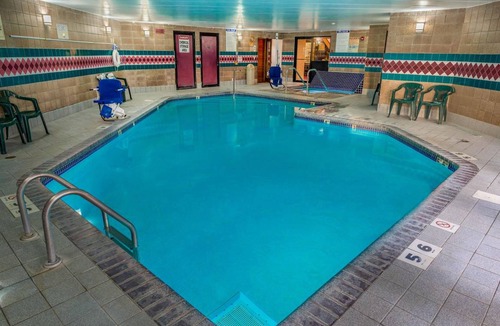 Burnsville Hotel | 19 m² Motel ∙ 127 guests