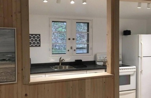 Ashfield-Colborne-Wawanosh Cottage | 1920’s Original Kintail Beach Cottage - Beautiful Lake and Sunset Views