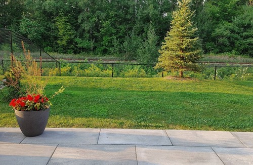 Arnprior Apartment | 1Bed 1Bath Apartment Quiet, close to park, beach, biking and walking trails