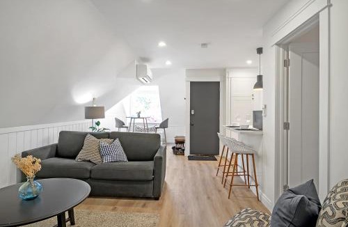 Peterborough Apartment | 1BR Bluebird Retreat