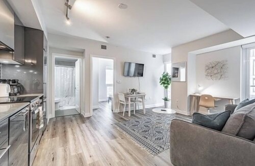 Garden District Condo | 1BR Condo on Jarvis Street