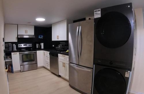 Russell Apartment | 1BR Getaway Near Calypso - Cozy and Connected