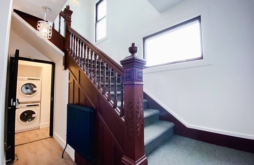 Sarnia Apartment | 2 BDRM Downtown Sarnia Executive Suite