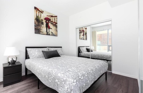 Financial District Apartment | 2 Bed Room Suite Downtown Toronto