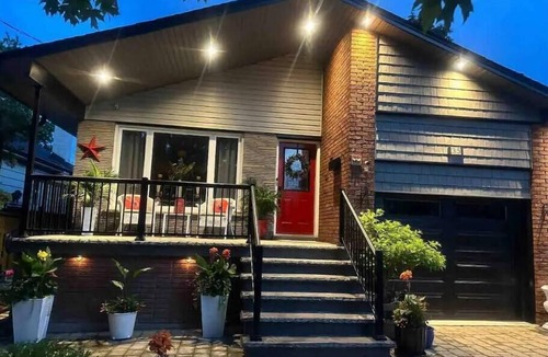 Alderwood Apartment | 2 BEDR00M APT-Etobicoke-Spacious & Bright