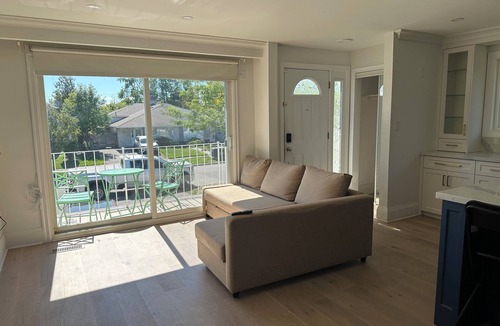 Mississauga House | 2 Bedroom 1 Bathroom house with self check in