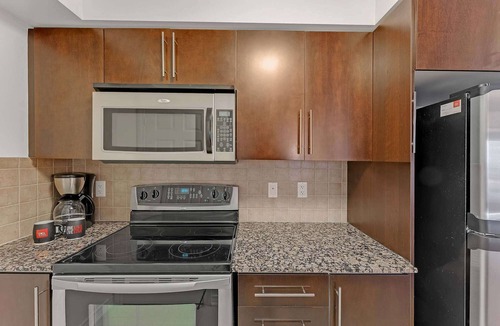 Downtown Mississauga Apartment | 2 Bedroom/2 Bathroom Suite