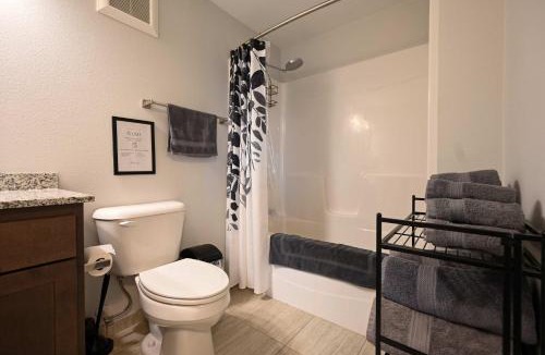 Historic Southwest Apartment | 2 Bedroom Brand New Apartment Near Mayo, Park Free