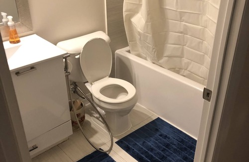Wexford - Maryvale Apartment | 2 bedroom condo w/home office and indoor building pool