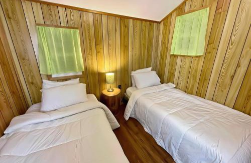 Bobcaygeon House | 2-Bedroom Cottage #9 - Ambleside