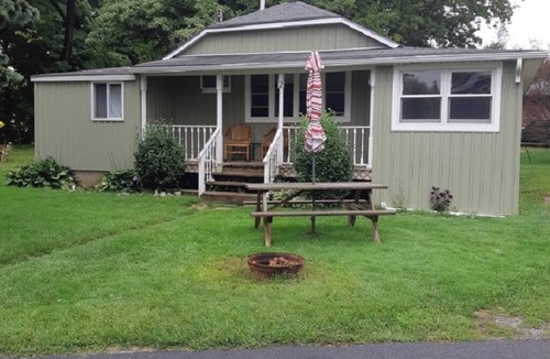 Port Dover Cottage | 2 bedroom cottage plus a childrens' loft on the stunning Lake Erie shoreline