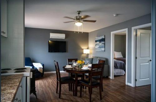 Roseneath House | 2 Bedroom Harbor Front Condo 9L
