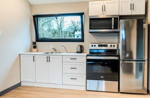 Harwood Cabin | 2-bedroom Lake Front Cottage in Harwood, ON #3