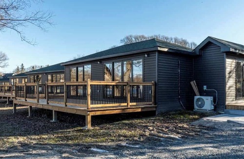 Harwood Cabin | 2-bedroom Lake Front Cottage in Harwood, ON #4