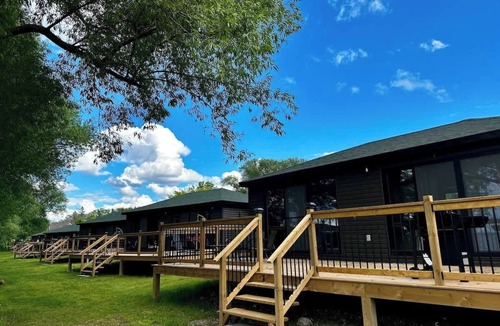 Harwood Cabin | 2-bedroom Lake Front Cottage in Harwood, ON #6