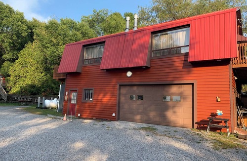 Harwood Cottage | 2 Bedroom loft #7, fireplace, a lake view outdoor sauna