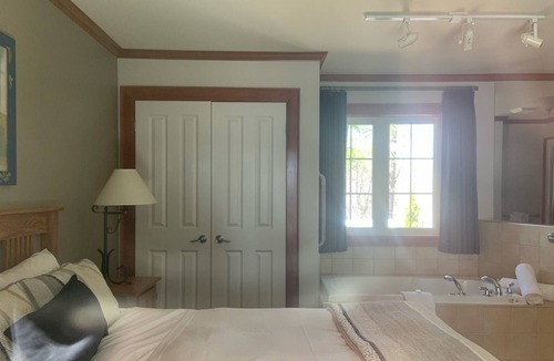 Port Stanton House | 2 Bedroom Muskoka Cottage on Sparrow Lake