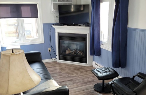 Harwich House | 2 Bedroom Property with Views of RONDEAU BAY