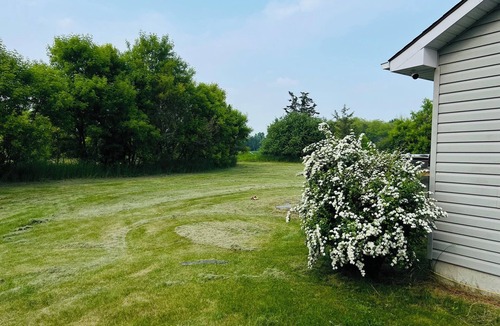 Tyendinaga House | 2 Bedroom with free parking-upto 10 parking space