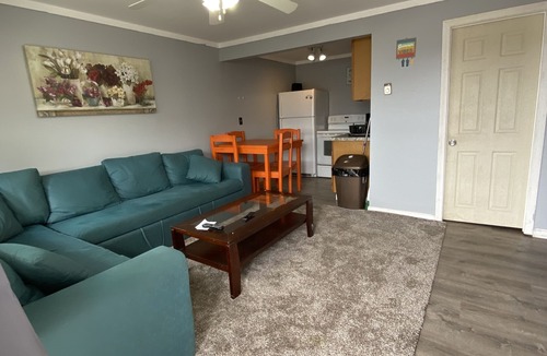 Hampton Apartment | 2 bedrooms with shared pool. apt3