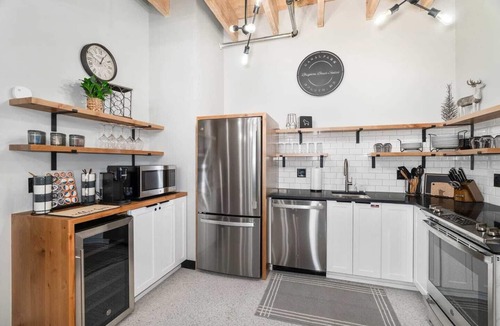 Canal Park Condo | 2 BR 2 BA in Canal Park Close to everything!